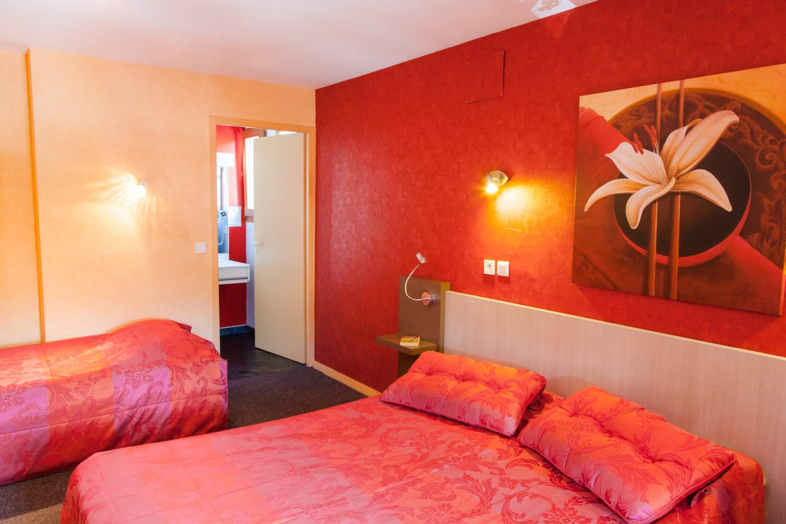 Twin kamer van het hotel restaurant Le Bourguignon gelegen in Bourgondië