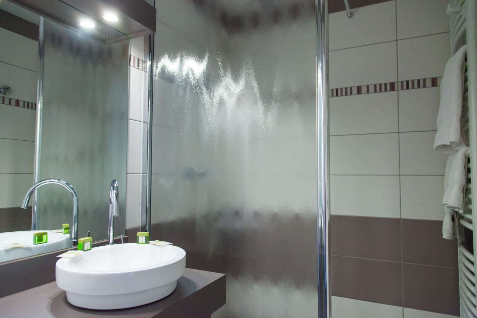 Hôtel restaurant Le Bourguignon proche des vignes de Bourgogne, vous offre ses services d'hôtellerie, de restauration, traiteur ou sur place, location de salles et séminaire. Une halte gourmande entre le nord de l'europr, Belgique, Allemagne, Hollande, Angelterre, et les plus grands sites touristiques Français